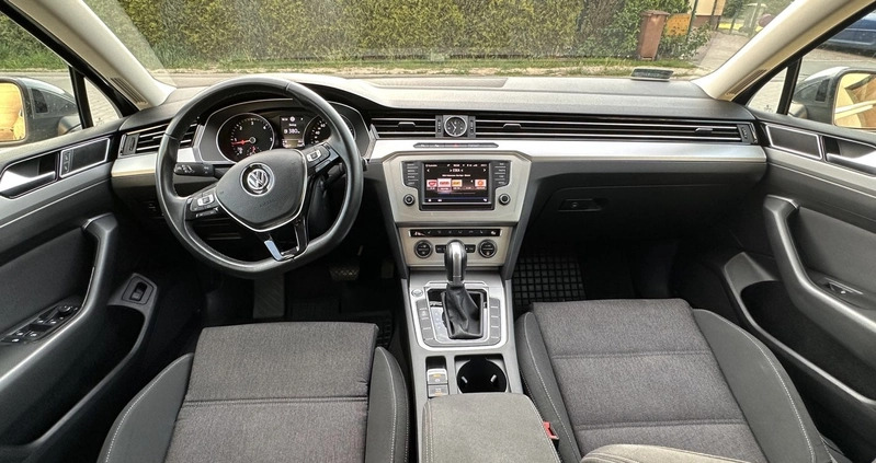 Volkswagen Passat cena 70900 przebieg: 119500, rok produkcji 2017 z Ostrzeszów małe 277
